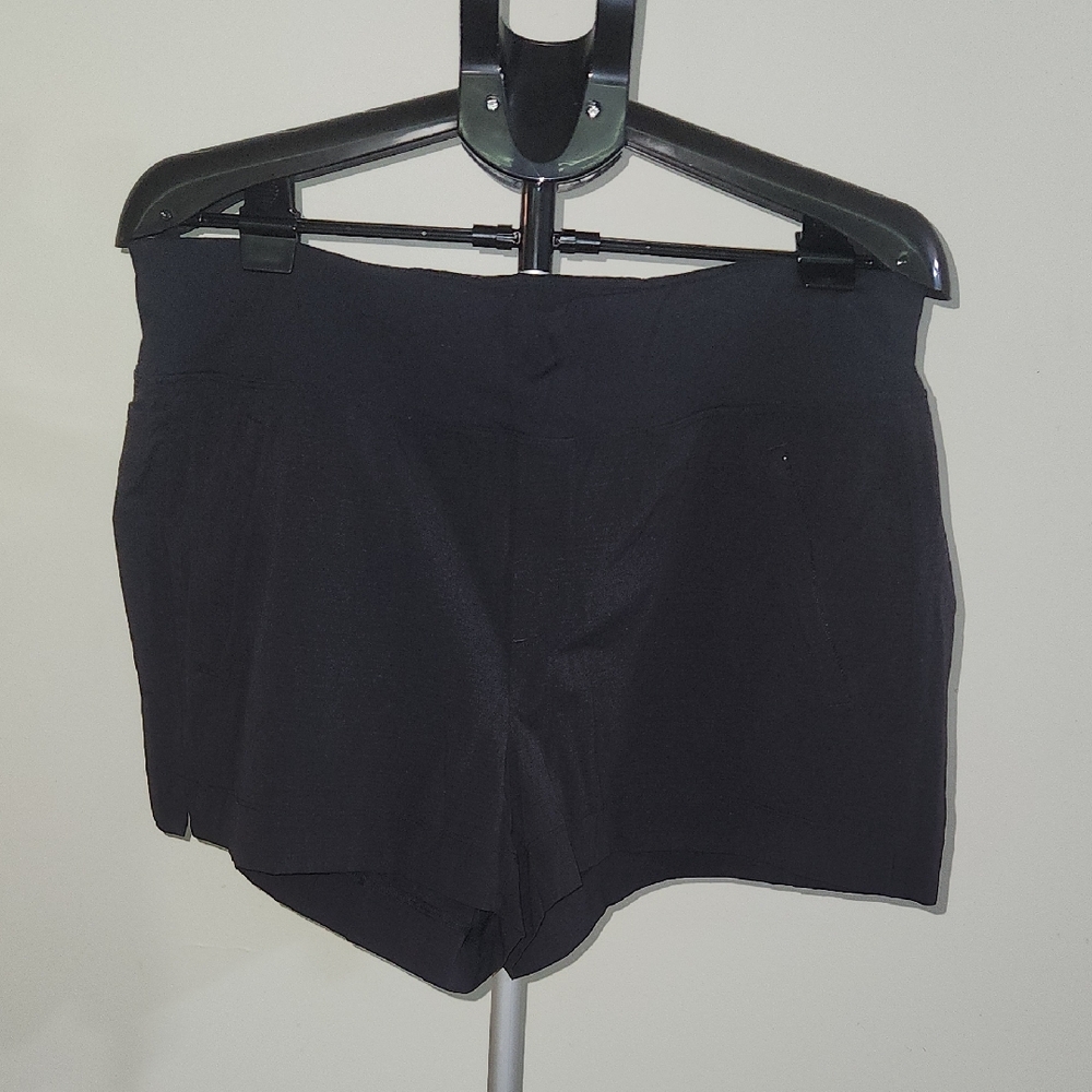 Athleta Trekkie North Black Shorts. Size 16.
